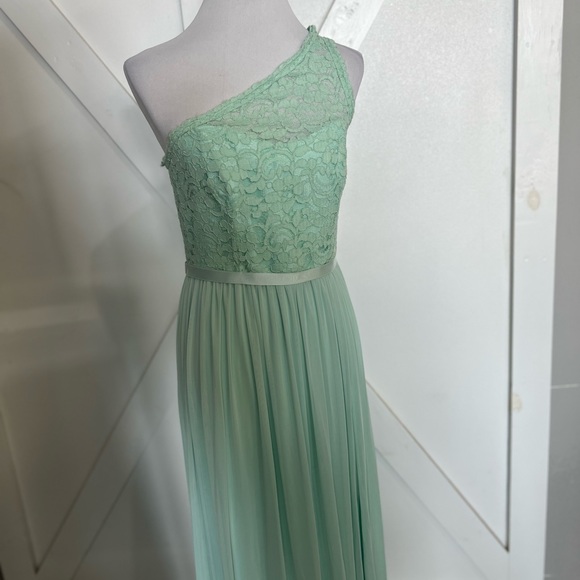 David’s bridal green one shoulder lace formal dress - Picture 4 of 16
